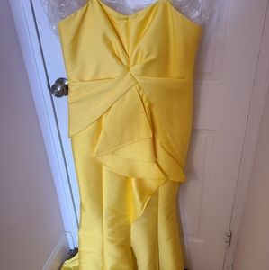 Adrianna Papell Dress Size 12, Yellow